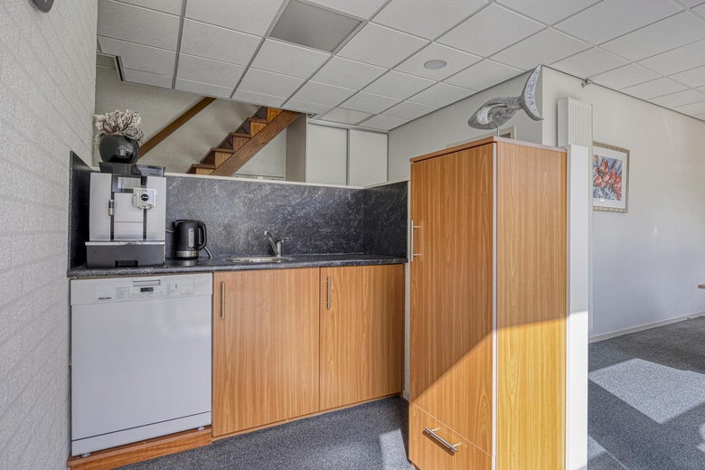 Kantoorruimteaan't Dorp 103<br/> inHeesch Kantoorruimteaan't Dorp 103<br/> inHeesch