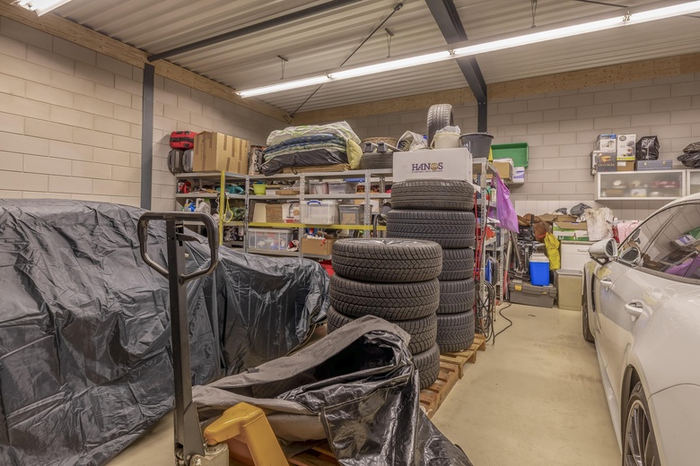 BedrijfsruimteaanM. Beenstraat 16<br/> inSpijkenisse