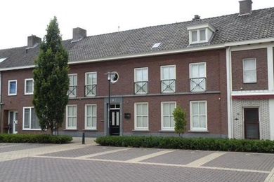 Bekijk foto 2 van St. Antoniusplein 21 - 22