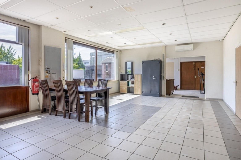 BedrijfsruimteaanM. Beenstraat 16<br/> inSpijkenisse