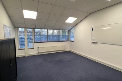 Bekijk foto 2 van Stationsplein 3 A