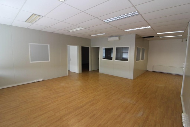 WinkelruimteaanBellstraat 2 D<br/> inVlaardingen WinkelruimteaanBellstraat 2 D<br/> inVlaardingen