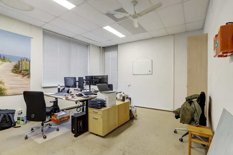 BedrijfsruimteaanAmbachtsstraat 32<br/> inWinterswijk BedrijfsruimteaanAmbachtsstraat 32<br/> inWinterswijk