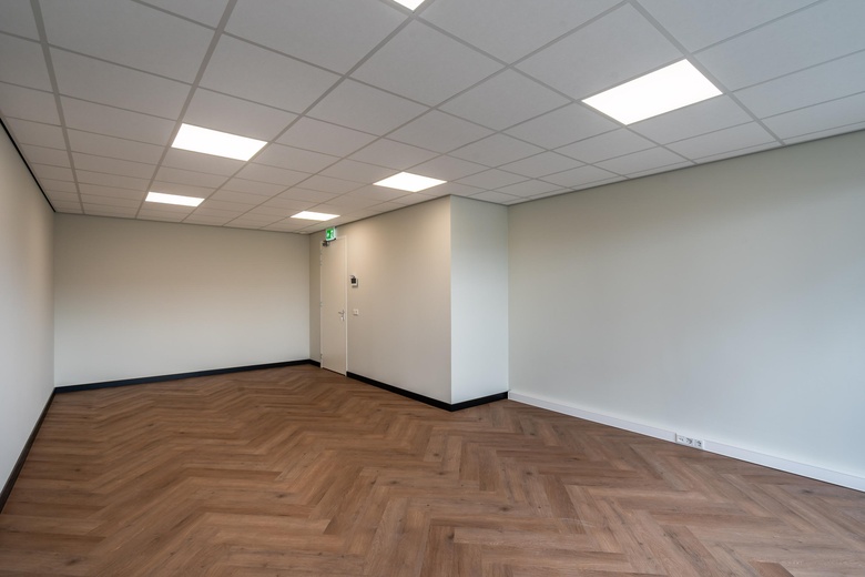 BedrijfsruimteaanEemmeerlaan 2 L<br/> inWeesp