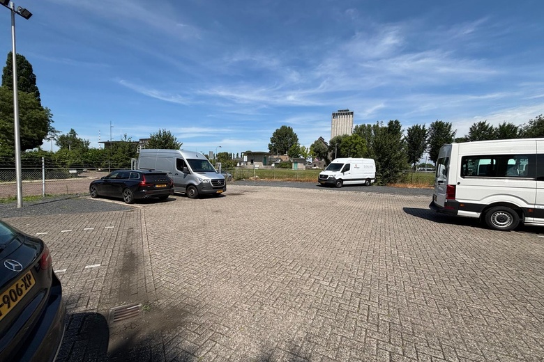 BedrijfsruimteaanFinsestraat 1<br/> inDeventer BedrijfsruimteaanFinsestraat 1<br/> inDeventer