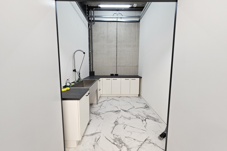 BedrijfsruimteaanSchepelstraat 47<br/> inRoermond BedrijfsruimteaanSchepelstraat 47<br/> inRoermond