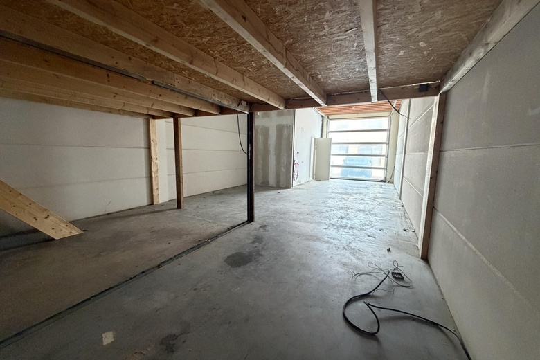 BedrijfsruimteaanProduktiestraat 77<br/> inVlaardingen