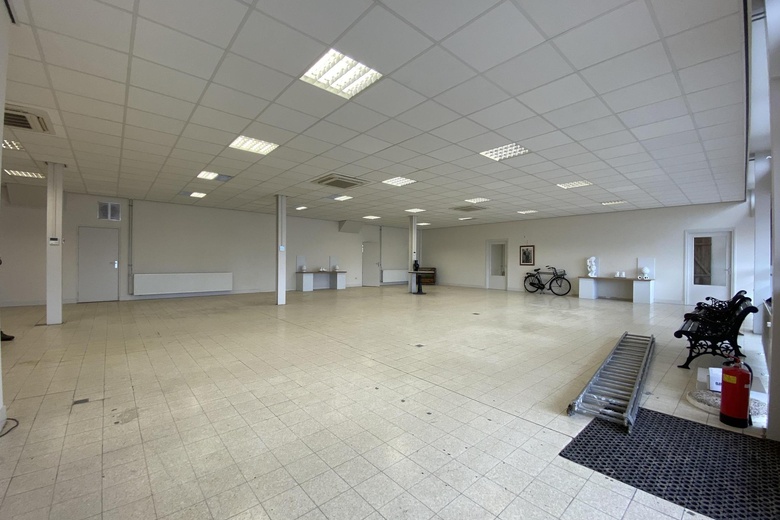 WinkelruimteaanMarktplein 12<br/> inGeulle WinkelruimteaanMarktplein 12<br/> inGeulle