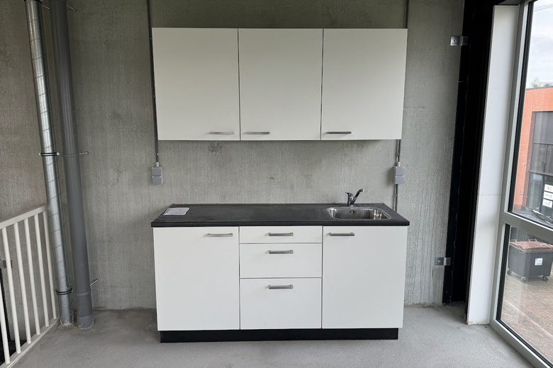 BedrijfsruimteaanJade 120<br/> inDordrecht BedrijfsruimteaanJade 120<br/> inDordrecht