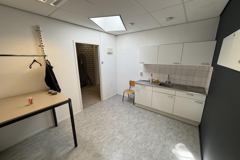 WinkelruimteaanMoriaanseweg Oost 76 b<br/> inHellevoetsluis WinkelruimteaanMoriaanseweg Oost 76 b<br/> inHellevoetsluis