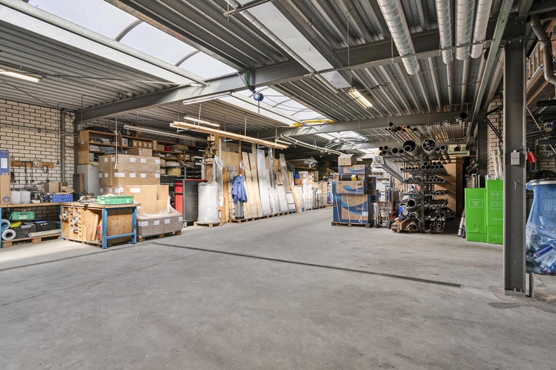 BedrijfsruimteaanDorpsstraat 56<br/> inOssendrecht BedrijfsruimteaanDorpsstraat 56<br/> inOssendrecht