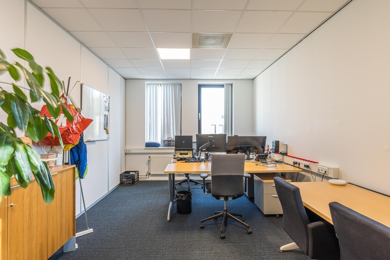 KantoorruimteaanPlesmanstraat 2<br/> inLeusden KantoorruimteaanPlesmanstraat 2<br/> inLeusden