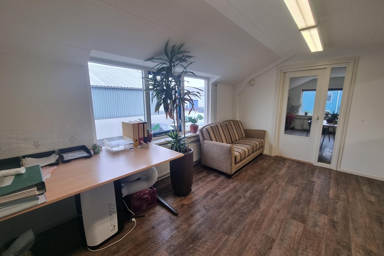 BedrijfsruimteaanIndustrieweg 21 a<br/> inVuren