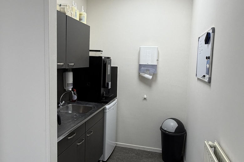 BedrijfsruimteaanRooseindsestraat 97<br/> inHelmond