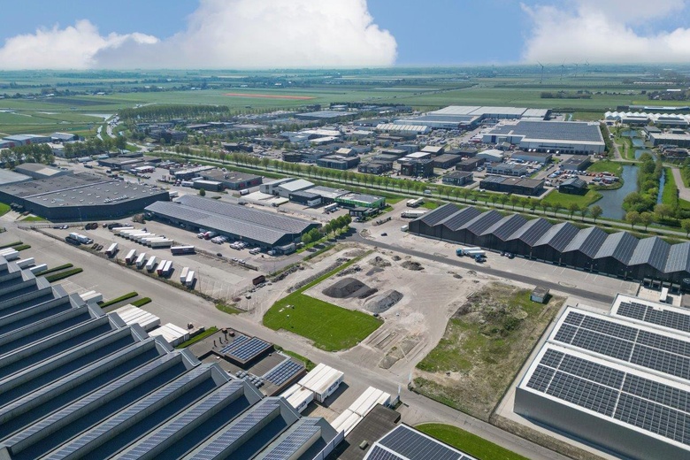 BedrijfsruimteaanFustmarkt 2<br/> inZwaagdijk-Oost