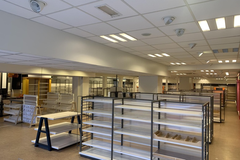 WinkelruimteaanRaadhuisplein 25 - 27<br/> inRozenburg