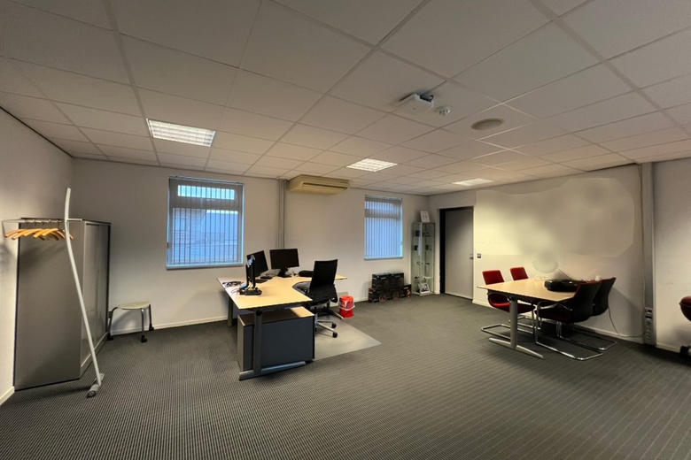 BedrijfsruimteaanTsjukemarwei 12<br/> inSint Nicolaasga