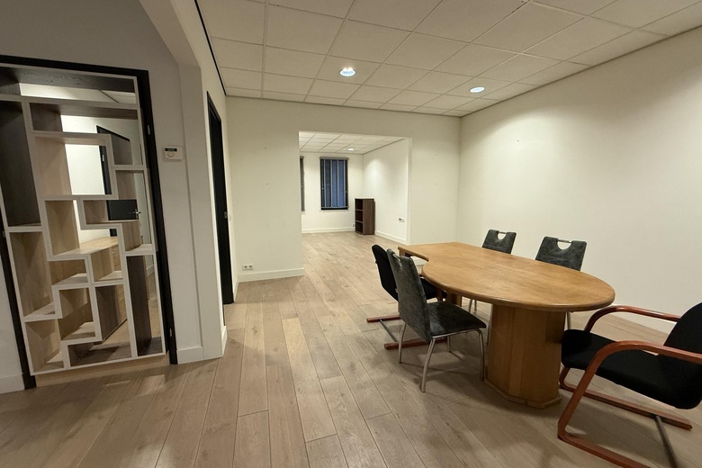 KantoorruimteaanMeerheide 100 y<br/> inEersel KantoorruimteaanMeerheide 100 y<br/> inEersel