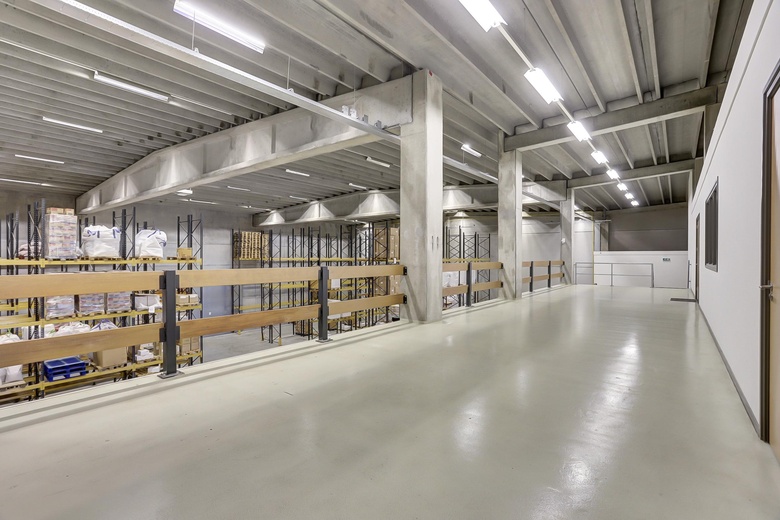 BedrijfsruimteaanDistributieweg 33<br/> inAlphen aan den Rijn BedrijfsruimteaanDistributieweg 33<br/> inAlphen aan den Rijn