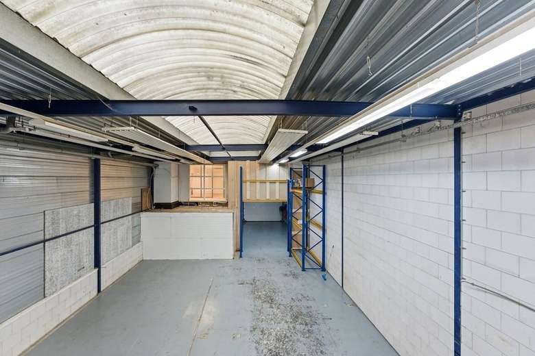 BedrijfsruimteaanVan 'T Hoffstraat 29<br/> inBarendrecht