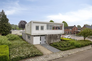 Bekijk foto 2 van Lijsterbesstraat 1