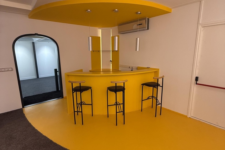 BedrijfsruimteaanEinsteinstraat 2<br/> inHillegom