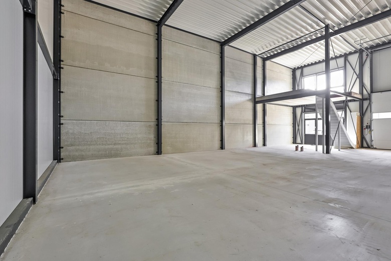 BedrijfsruimteaanSippenbroek 11<br/> inZutphen BedrijfsruimteaanSippenbroek 11<br/> inZutphen