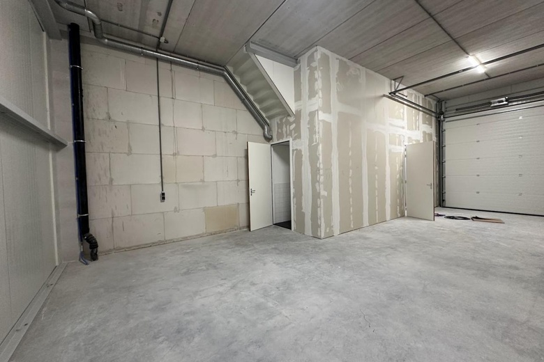 BedrijfsruimteaanVan der Waalsstraat 44<br/> inZoetermeer