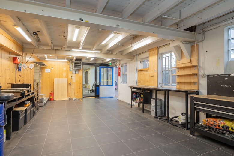 WinkelruimteaanHoofdstraat 144<br/> inSassenheim