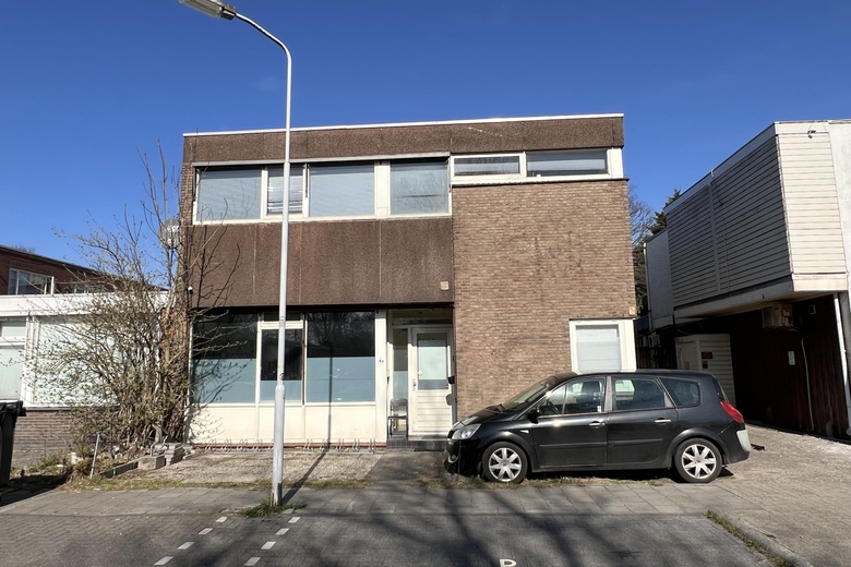 BedrijfsruimteaanAris van Broekweg 4 - 8<br/> inZaandam