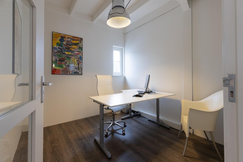 KantoorruimteaanZwaardklamp 7<br/> inHuizen KantoorruimteaanZwaardklamp 7<br/> inHuizen
