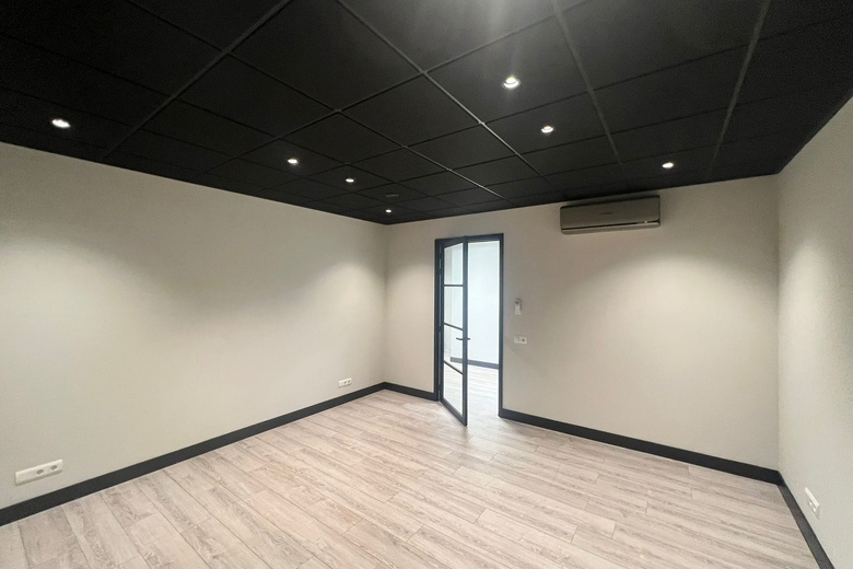 BedrijfsruimteaanSteenbakkerij 23<br/> inNieuwerkerk aan den IJssel