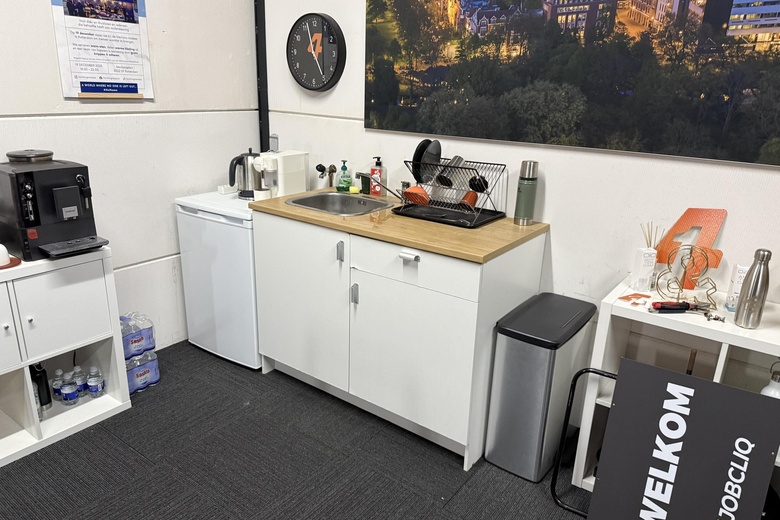 BedrijfsruimteaanKoperhoek 30<br/> inRhoon