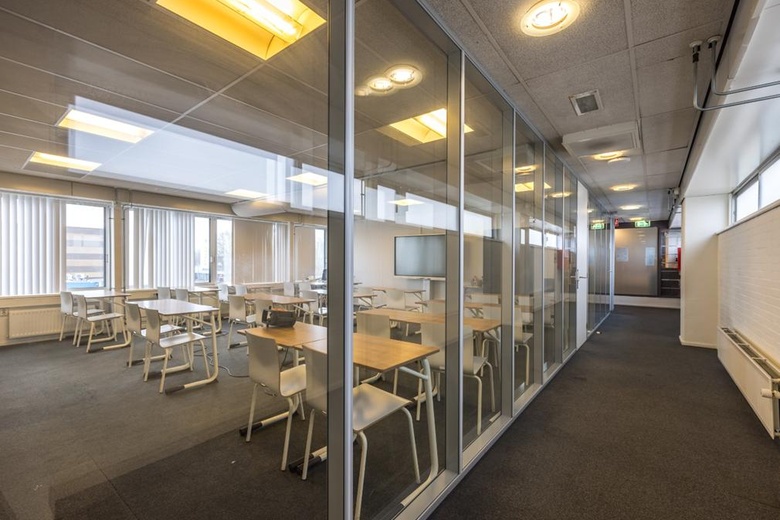 BedrijfsruimteaanAluminiumstraat 25<br/> inRotterdam BedrijfsruimteaanAluminiumstraat 25<br/> inRotterdam