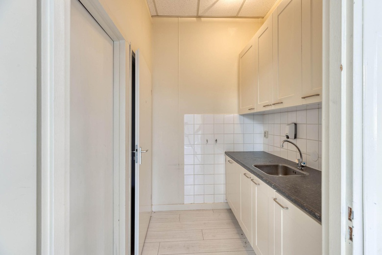 KantoorruimteaanHellingstraat 22<br/> inHuizen