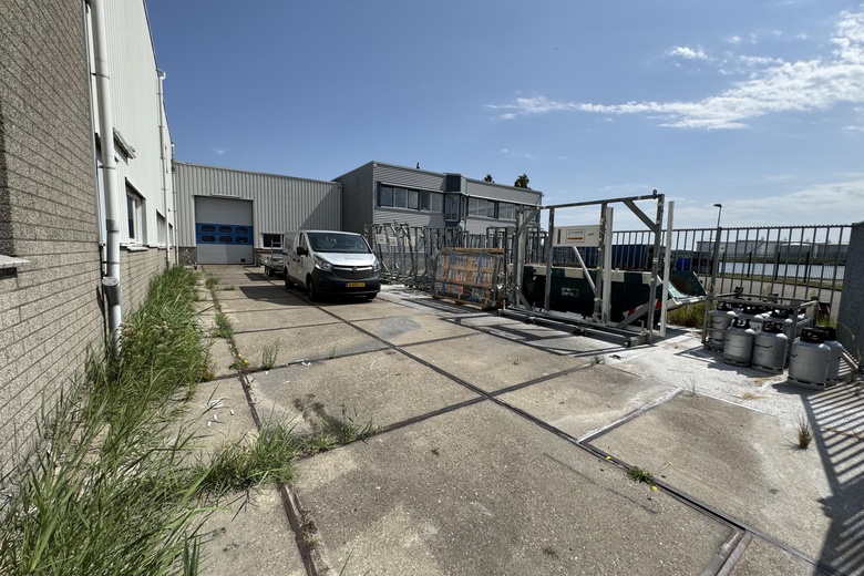 BedrijfsruimteaanSluispolderweg 71<br/> inZaandam BedrijfsruimteaanSluispolderweg 71<br/> inZaandam