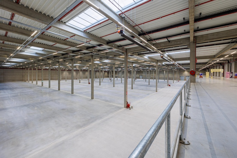 BedrijfsruimteaanRietgraaf 10 - 12<br/> inOosterhout