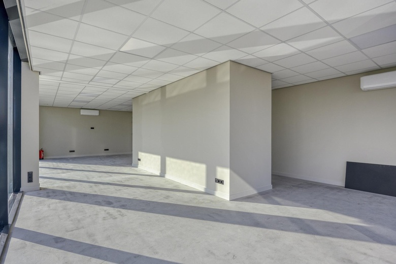 BedrijfsruimteaanHonderdland 996<br/> inMaasdijk