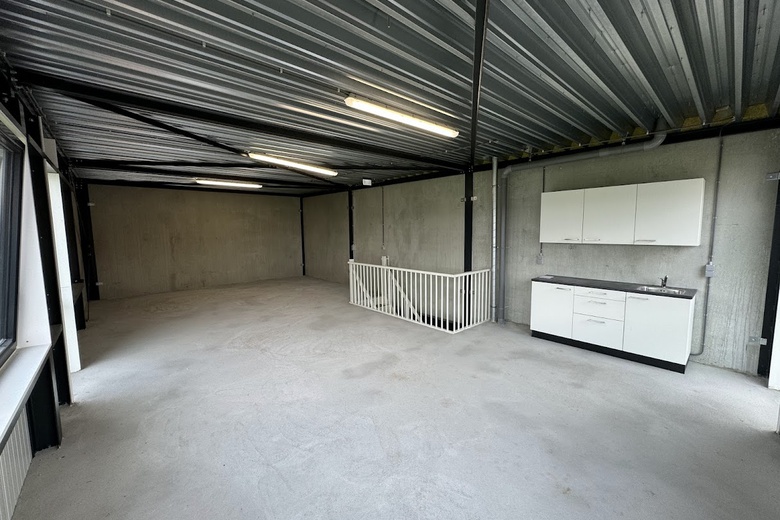 BedrijfsruimteaanJade 120<br/> inDordrecht BedrijfsruimteaanJade 120<br/> inDordrecht