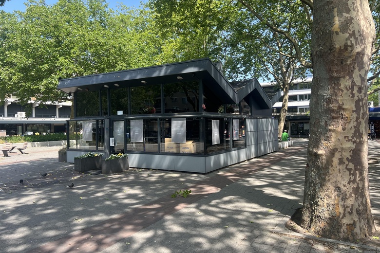 Bekijk foto 1 van Samuel Esmeijerplein 16