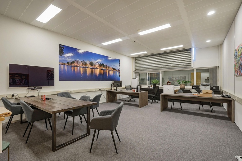 BedrijfsruimteaanRhoneweg 20<br/> inAmsterdam