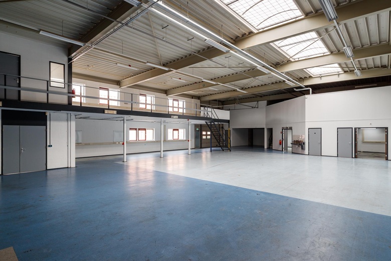 BedrijfsruimteaanBergveste 12<br/> inHouten BedrijfsruimteaanBergveste 12<br/> inHouten