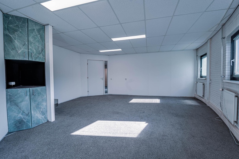 KantoorruimteaanTheemsweg 15<br/> inSpijkenisse KantoorruimteaanTheemsweg 15<br/> inSpijkenisse