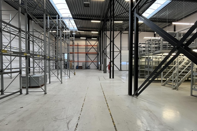 BedrijfsruimteaanUilenwaard 31<br/> inDen Bosch BedrijfsruimteaanUilenwaard 31<br/> inDen Bosch
