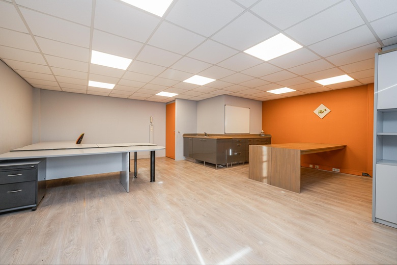 BedrijfsruimteaanDotterbloemstraat 13<br/> inRotterdam