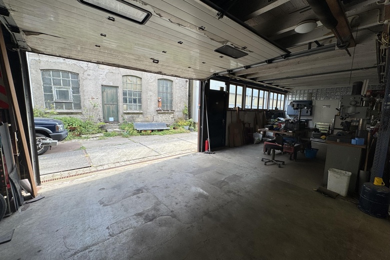 Bekijk foto 1 van Celebesstraat 17