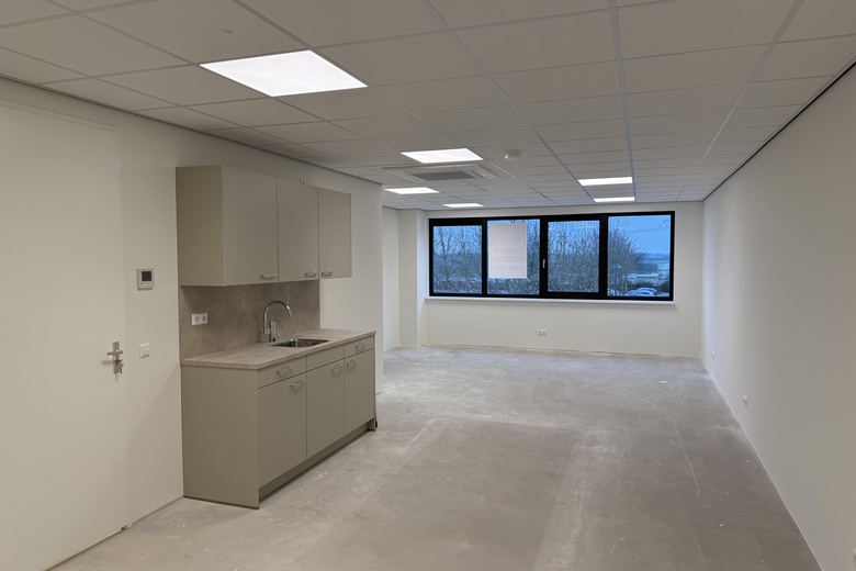 BedrijfsruimteaanReedijk 8 F 28<br/> inHeinenoord