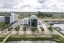 Bekijk foto 3 van Waalhaven O.z. 85