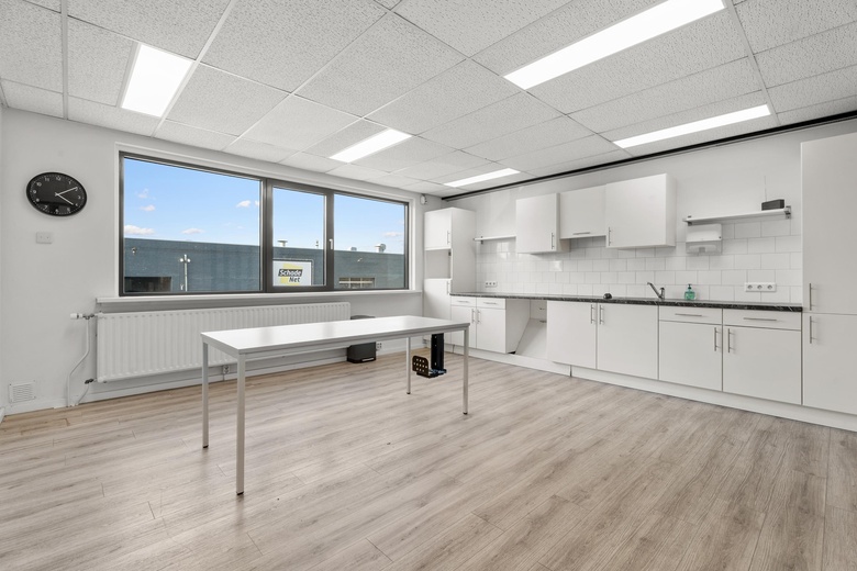 BedrijfsruimteaanMoeskampweg 20<br/> inDen Bosch BedrijfsruimteaanMoeskampweg 20<br/> inDen Bosch