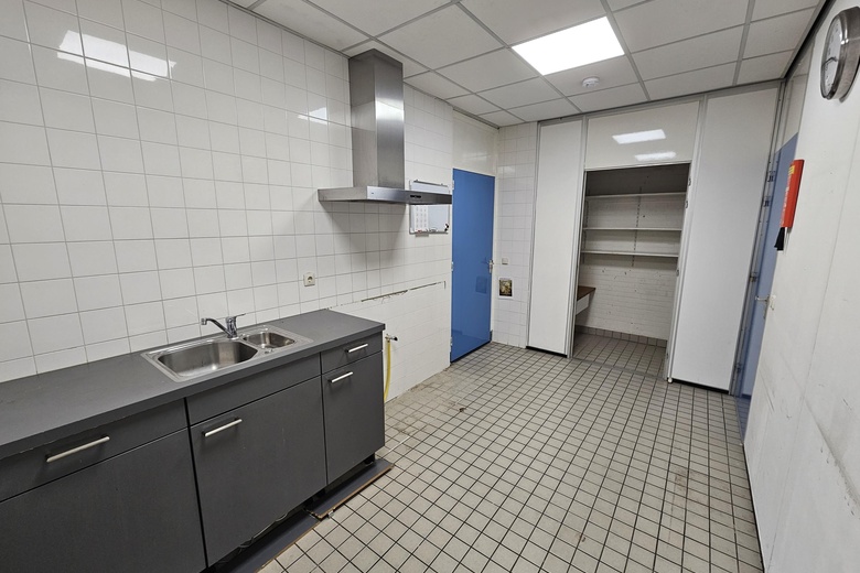 BedrijfsruimteaanNijverheidsstraat 16<br/> inEmmen